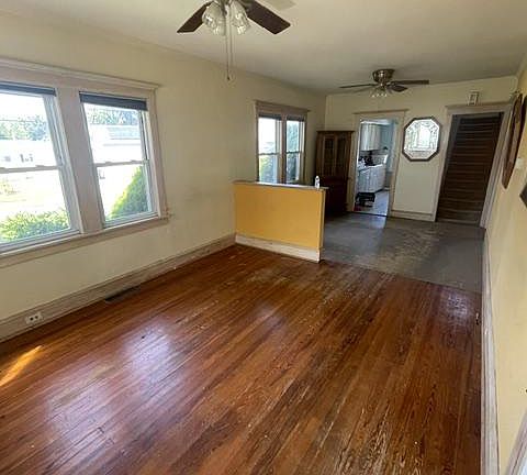 4th image of 2221 Zion Rd