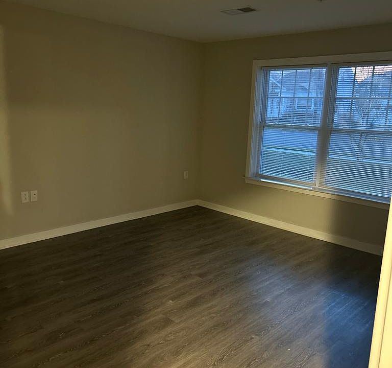 85 Main St East Brunswick NJ Zillow