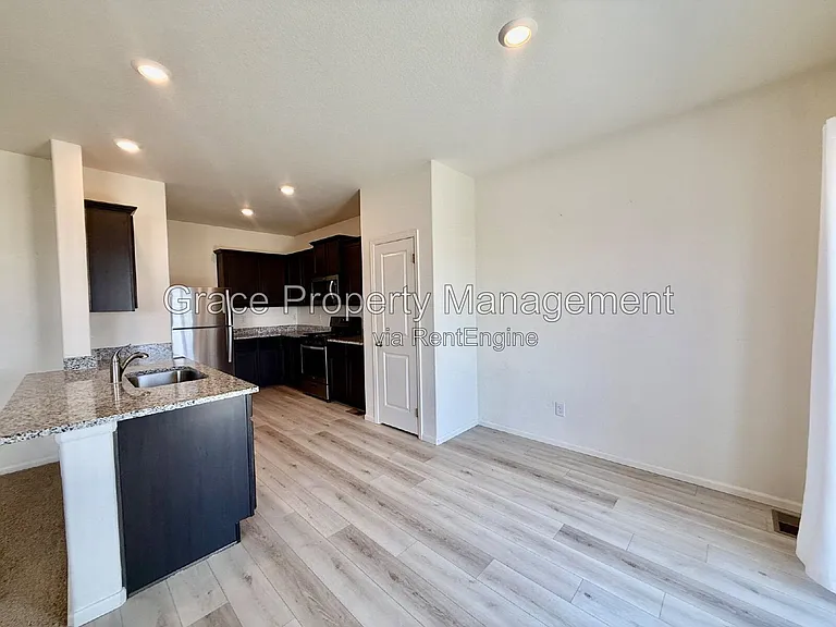 524 Jordan St — Photo 10