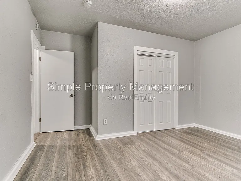 1728 NE Euclid St — Photo 27