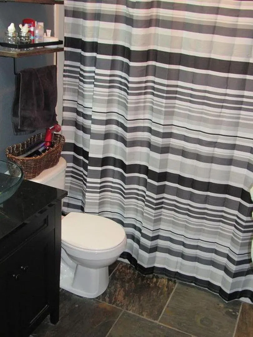 2 Bedroom Home-- Ottumwa — Photo 3
