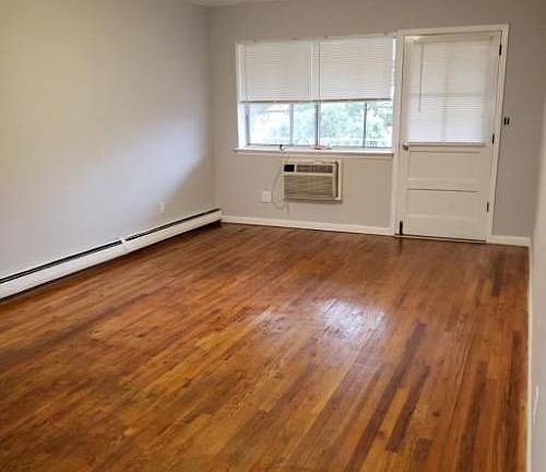 3rd image of 7013 Eliot Ave #2