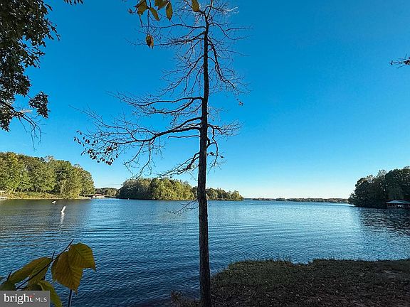 5th image of 3819 Breaknock Rd