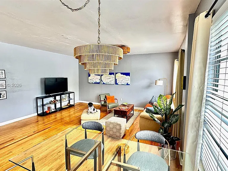1200 Euclid Ave #302 — Photo 10