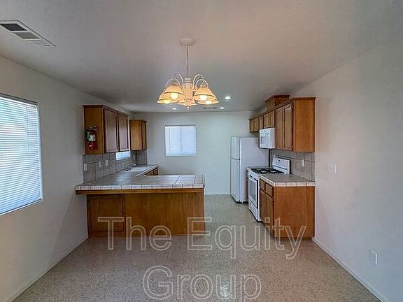 5th image of 2106 W Lark Ave