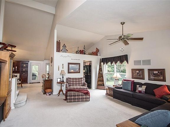 5th image of 10360 Hillsborough Dr