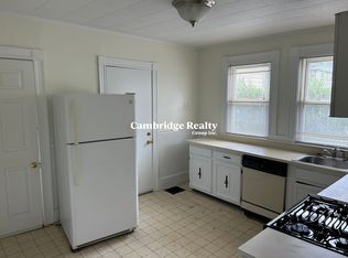 27R Albion St #1T, Somerville, MA 02143