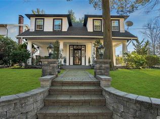 124 Bayview Ave, Manhasset, NY 11030