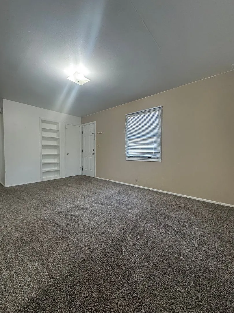 Pet-Friendly 1-Bedroom House — Photo 4
