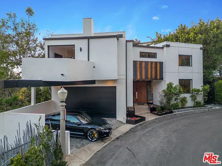 8514 Franklin Ave — Photo 40