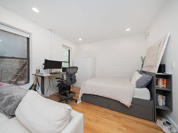 3rd image of 128 W 13th St APT 21