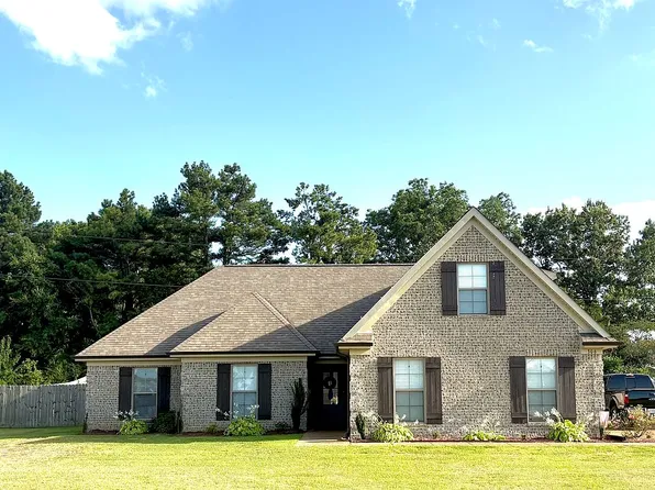 306 Eagle View Dr, Senatobia, MS 38668