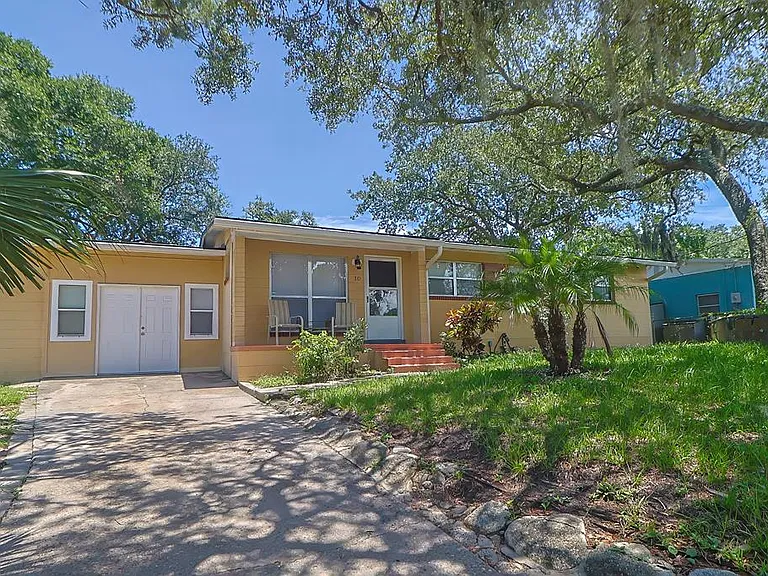 10 Barcelona Ave — Photo 29