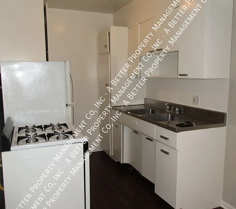 1060 Mira Mar Ave #4