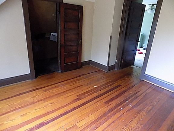 3rd image of 13743 S Illinois St