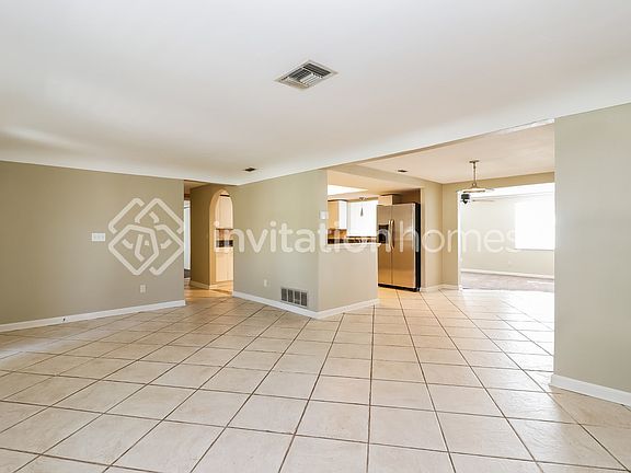 4th image of 1708 Lucas Dr