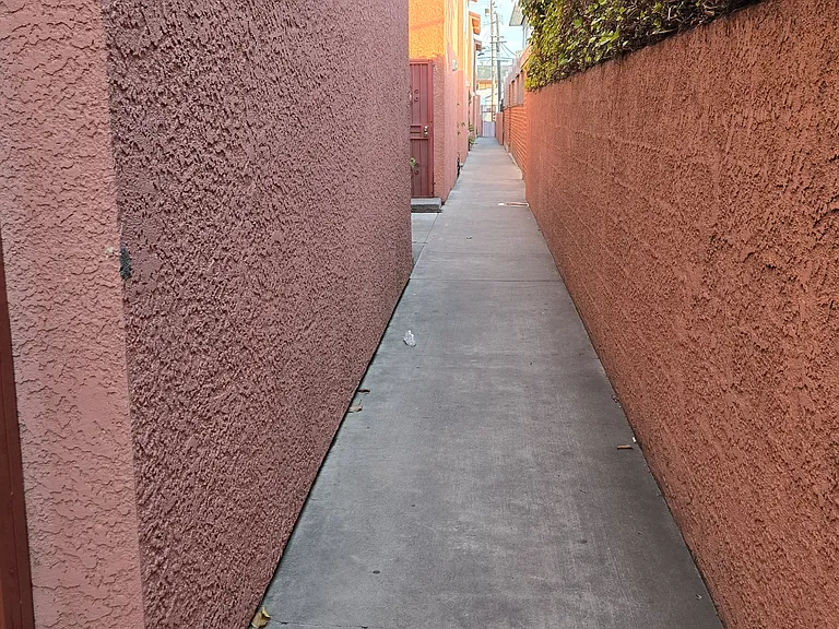 4321 Lennox Blvd — Photo 14