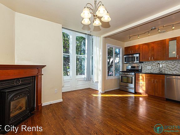 3rd image of 135 Collingwood St #1