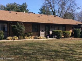 8 Middlebrook Ct, Red Bank, NJ 07701