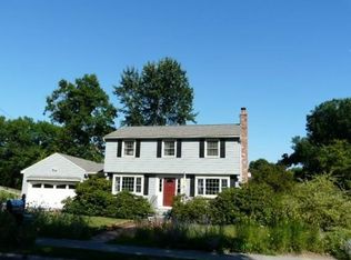2 Pilgrim Rd, Chelmsford, MA 01824
