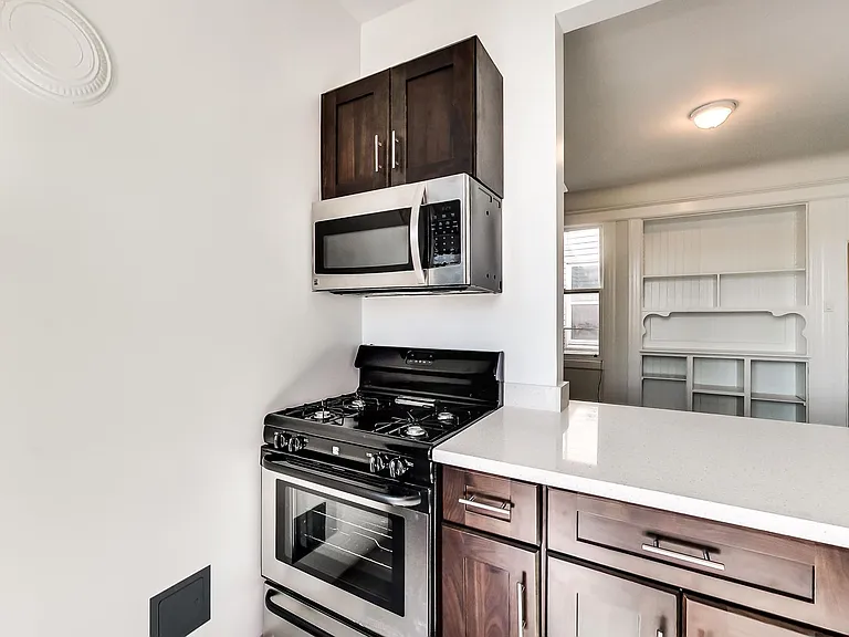 1087 Natoma St — Photo 17