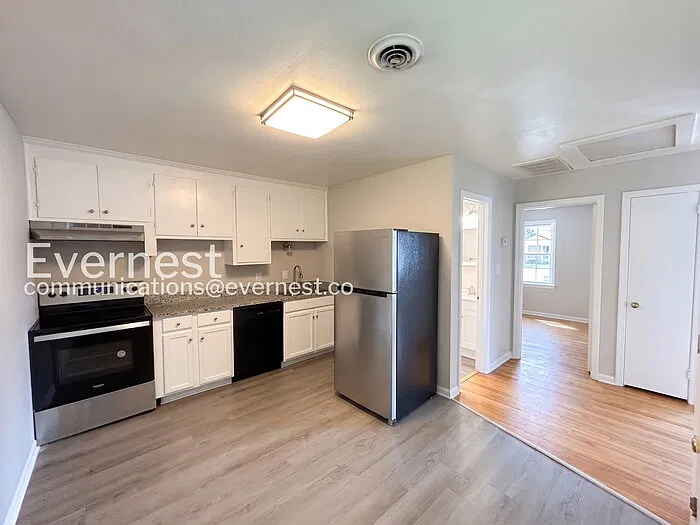 2 bed, 1.0 bath, 728 sqft, $1,475 — Photo 4