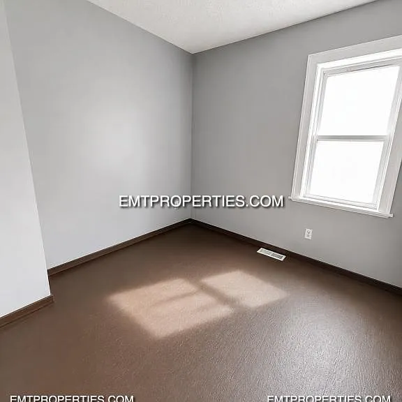 1220 W Erie Ave — Photo 4