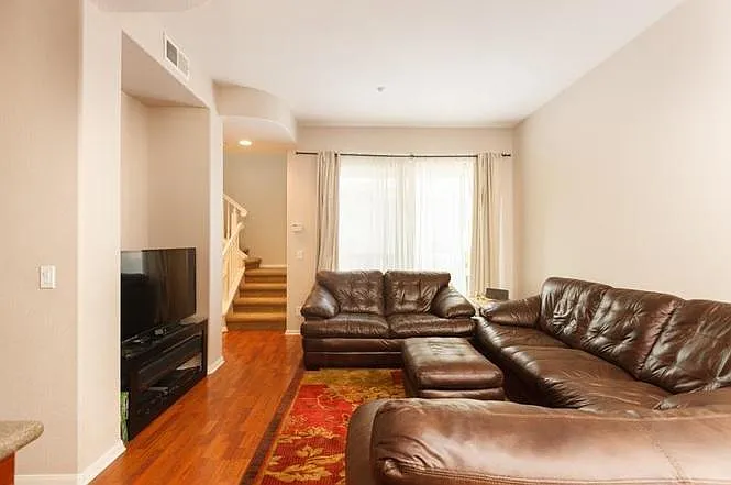 606 Kellogg St — Photo 11