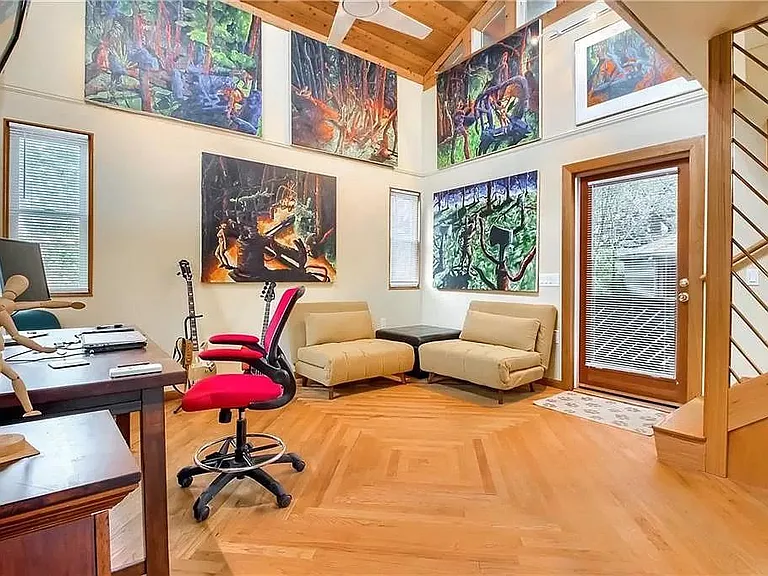 2401 Euclid Ave — Photo 10