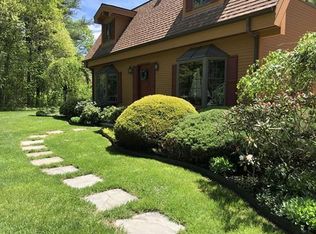 2 Surrey Dr, Lakeville, MA 02347