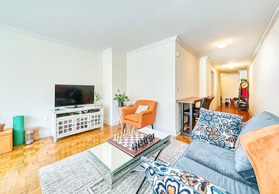 4th image of 350 E 82nd St APT 3T