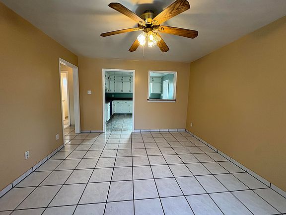 4th image of 1305 Cleo St