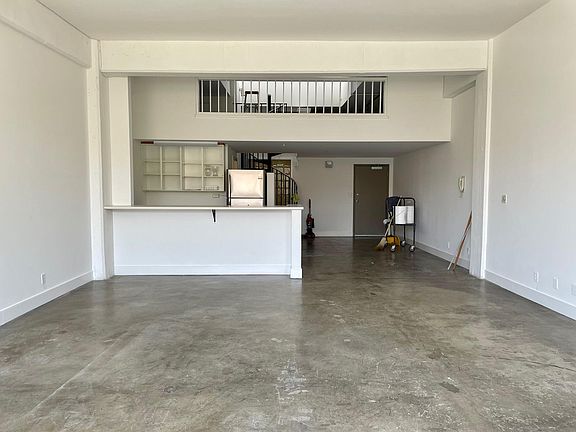 2nd image of 530 Hampshire St #305