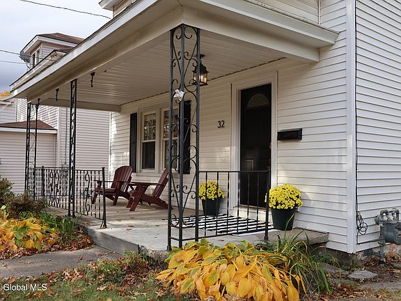 2nd image of 32 Clermont Street