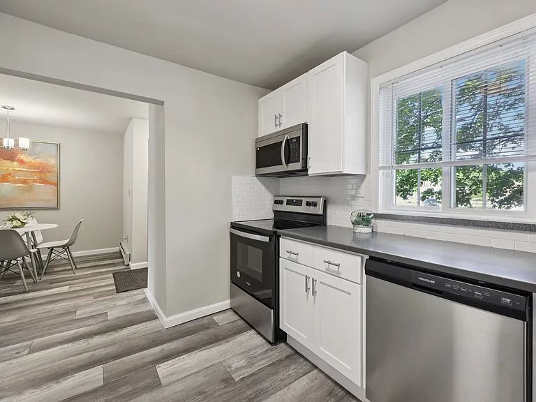 Village Green Apartments — Photo 55