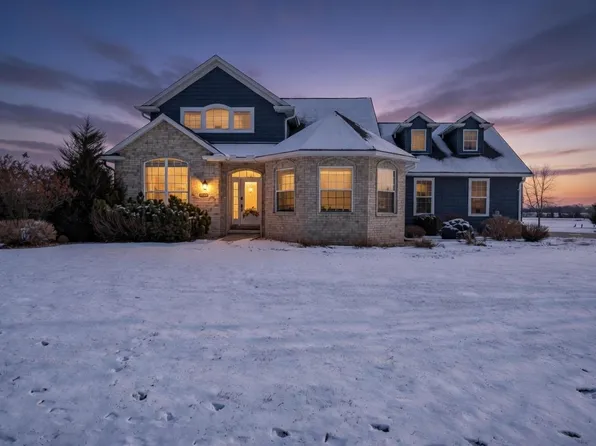 4694 Indian Bend Rd, Oshkosh, WI 54904