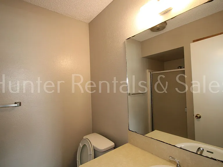 3801 Madison Dr — Photo 12