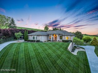 1448 Hirst Cir, Lenoir City, TN 37772