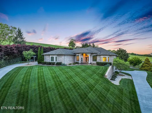 1448 Hirst Cir, Lenoir City, TN 37772