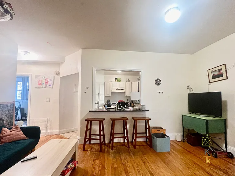 62 Egmont St #1 — Photo 4