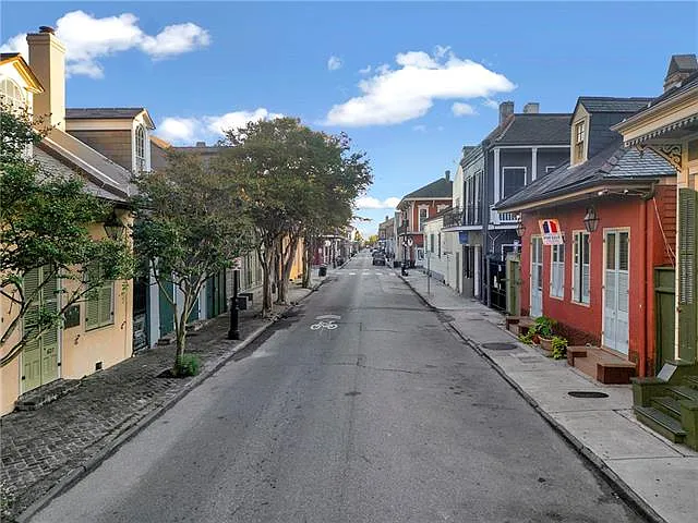 632 Burgundy St — Photo 7