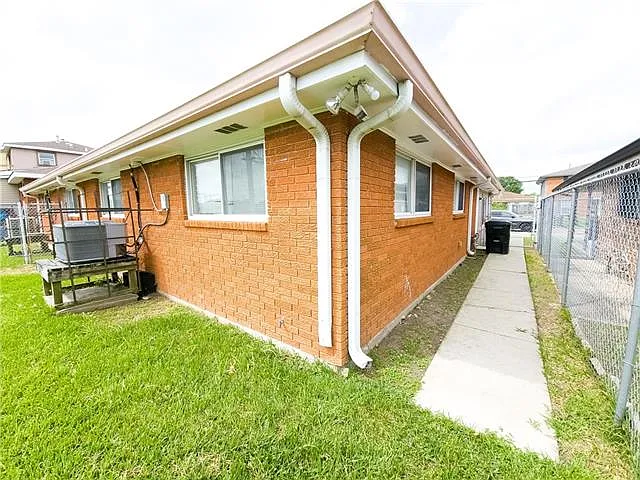 4819 Francis Dr — Photo 29