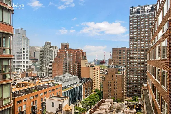 Rented by Sotheby's International Realty | media 25