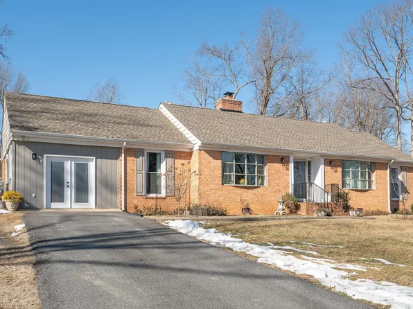 520 Stonefield Cir, Earlysville, VA 22936