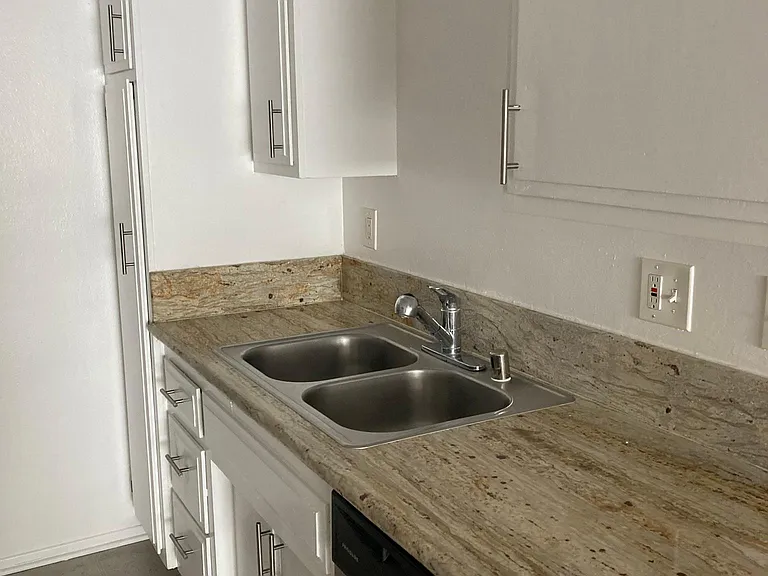 1 Bed + 1 Bath - Unit 303