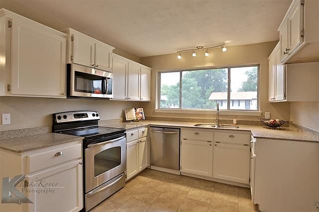 1st image of 2025 Yorktown Dr