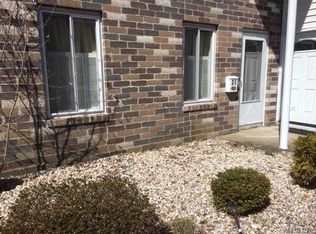 25 Sierra Ct, Coram, NY 11727