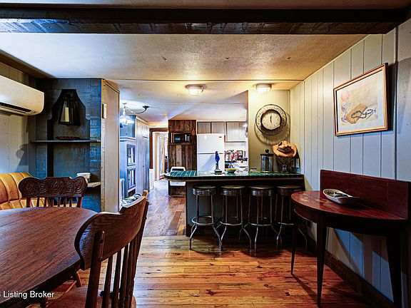 4th image of 730 Thomason Cemetery Rd