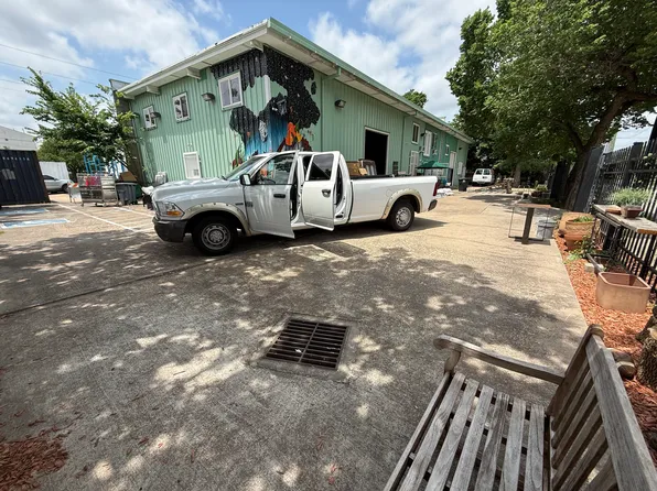 1903 Spring St, Houston, TX 77007