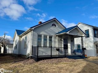 905 S 10th St, Burlington, IA 52601